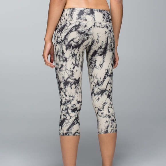 lululemon athletica Pants - Rare Lululemon Wunder Under Marble Crop Leggings